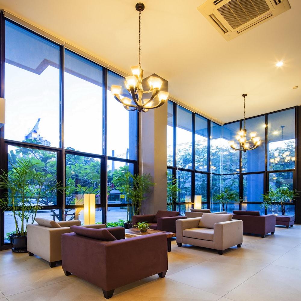 Livotel Hotel Lat Phrao Bangkok Esterno foto