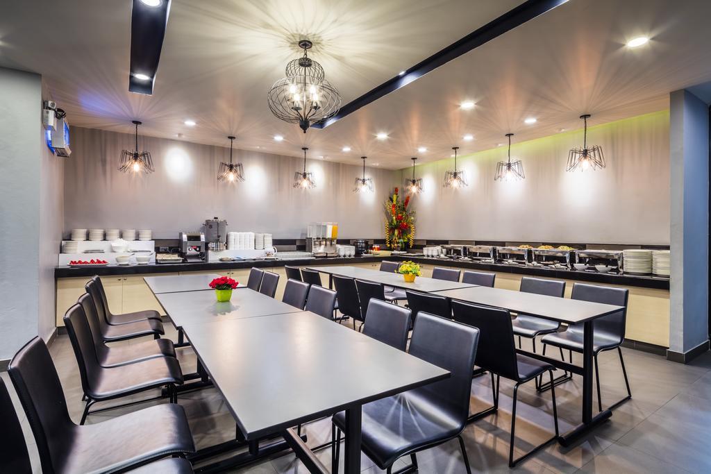 Livotel Hotel Lat Phrao Bangkok Esterno foto