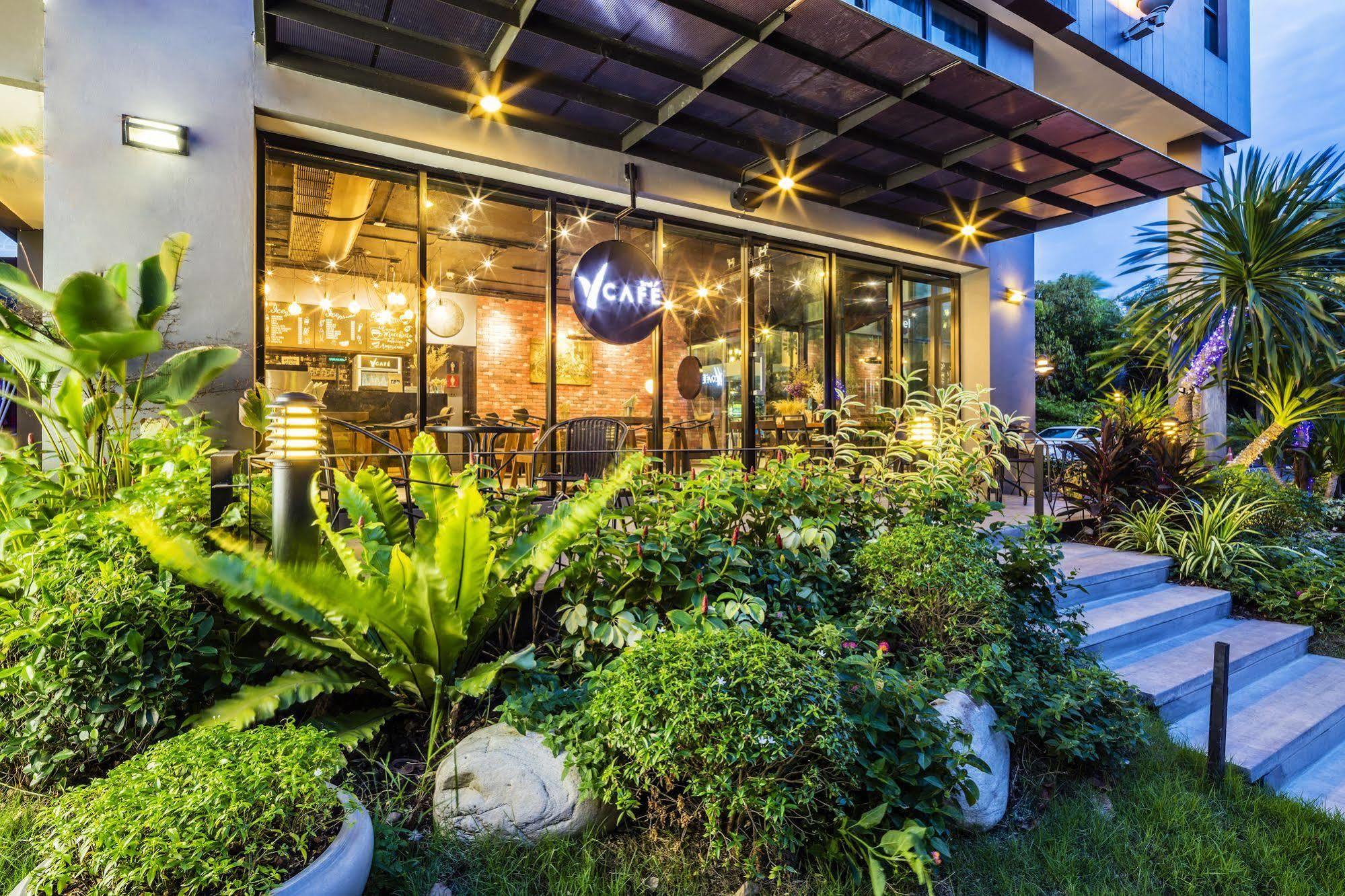 Livotel Hotel Lat Phrao Bangkok Esterno foto