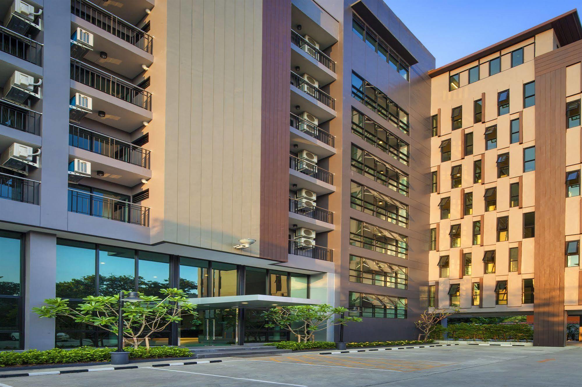 Livotel Hotel Lat Phrao Bangkok Esterno foto