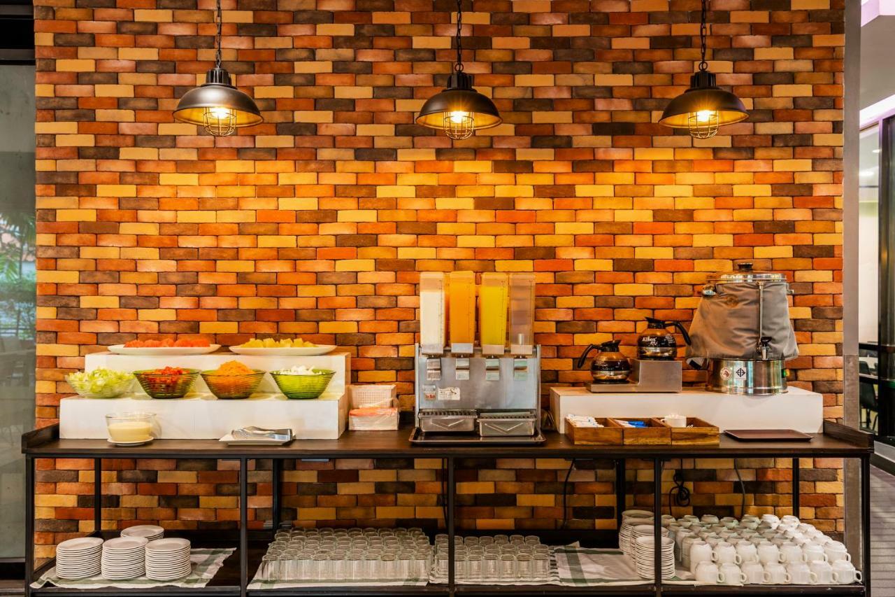 Livotel Hotel Lat Phrao Bangkok Esterno foto